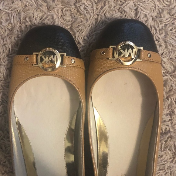 Michael Kors tan and black flats size 8 - Picture 2 of 5